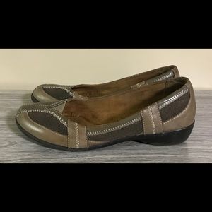 Naturalizer Woman’s Flats Size 7.5 Brown